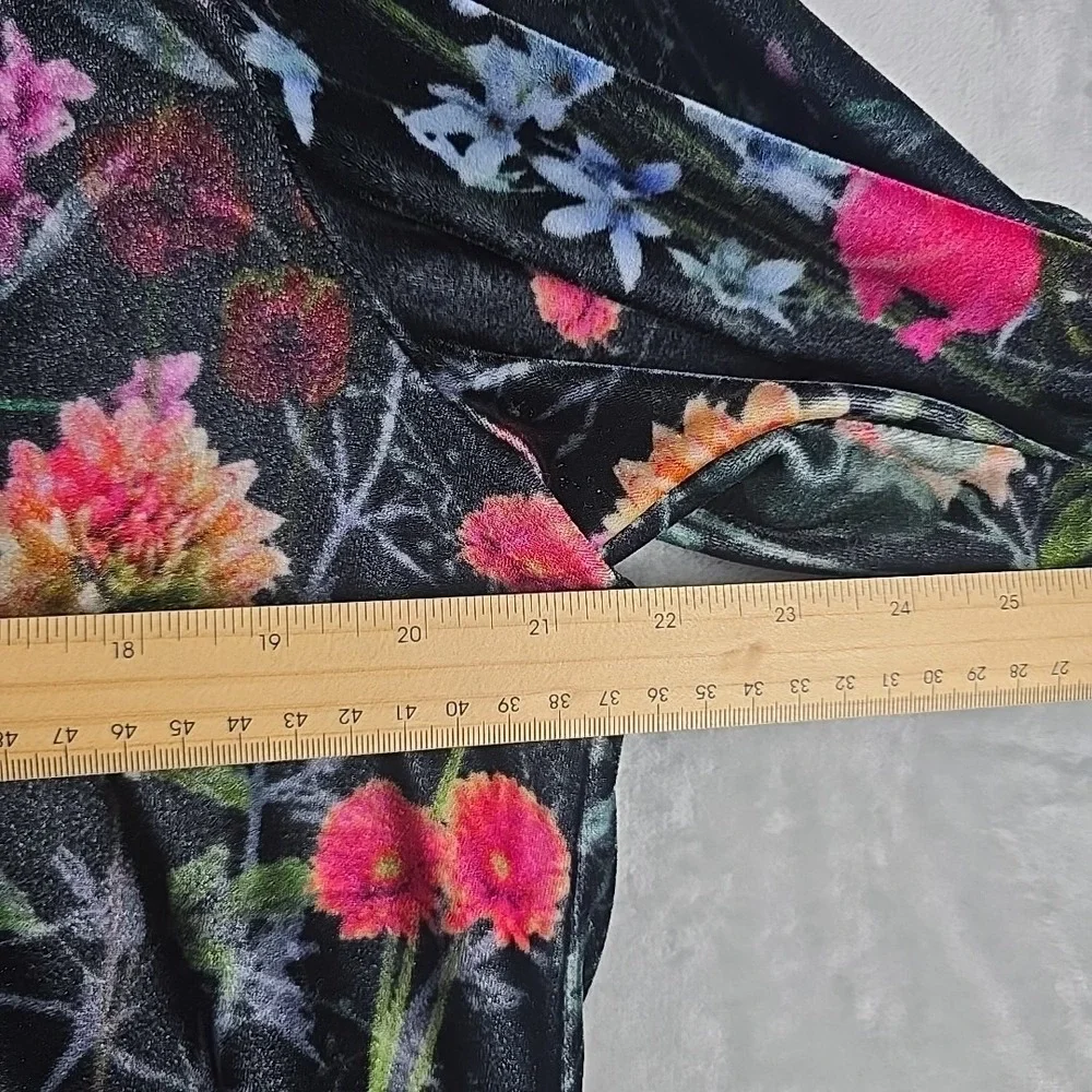 Soft Surroundings Floral Velvet Tunic Top Large‎ - Picture 3 of 6